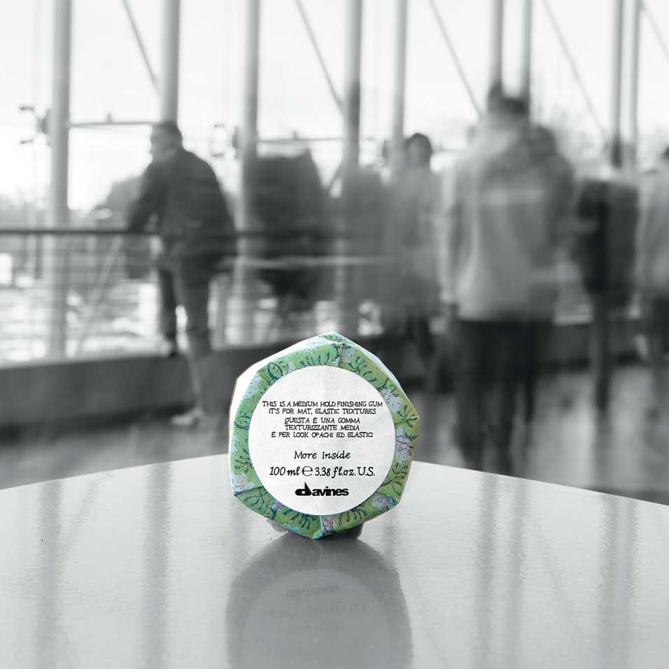 MORE INSIDE/medium hold finishing gum